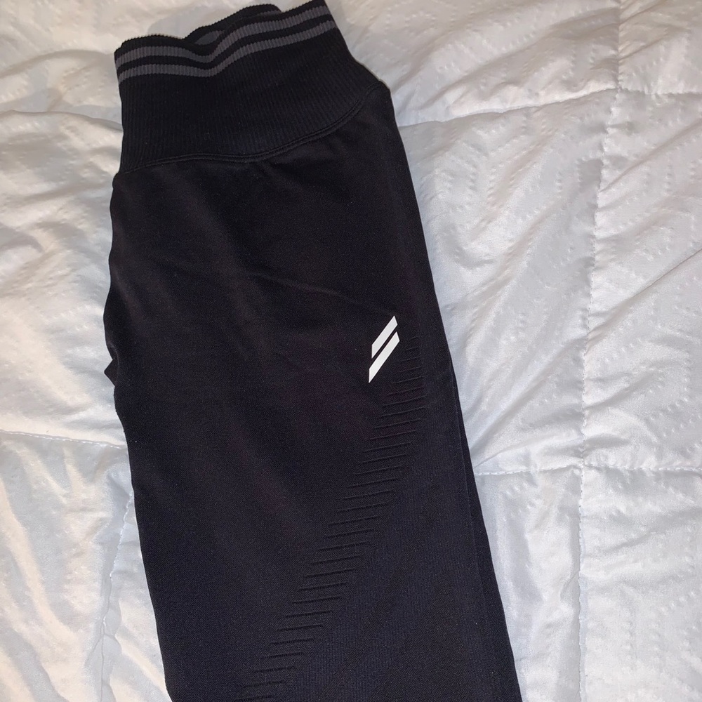 DoYouEven - Black Booty Scrunch Leggings Size M